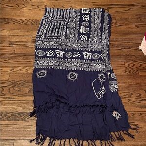 Navy and White Patterned Scarf